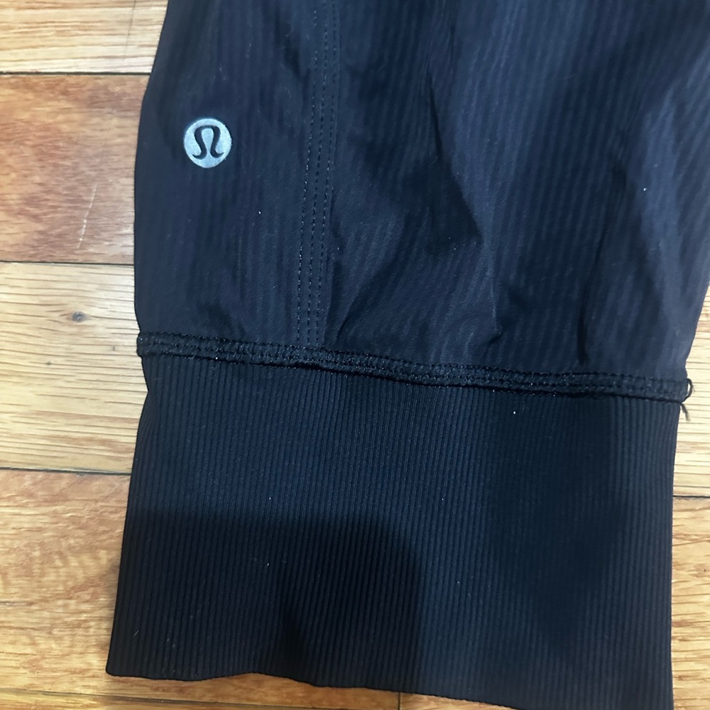 Lululemon Athletica Flux Black Cropped Joggers Dance Studio Sz 4 - Picture 6 of 6